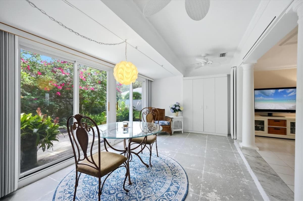 8 BERMUDA CIRCLE — photo 14 of 65