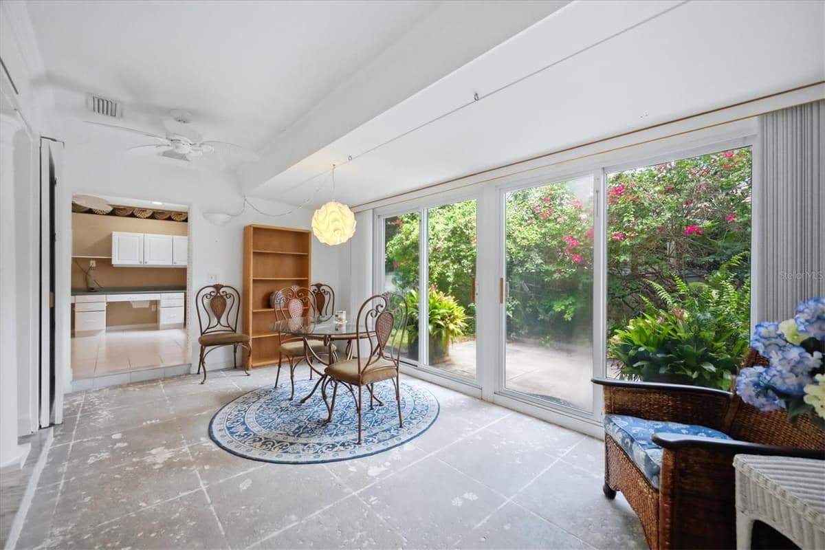 8 BERMUDA CIRCLE — photo 13 of 65
