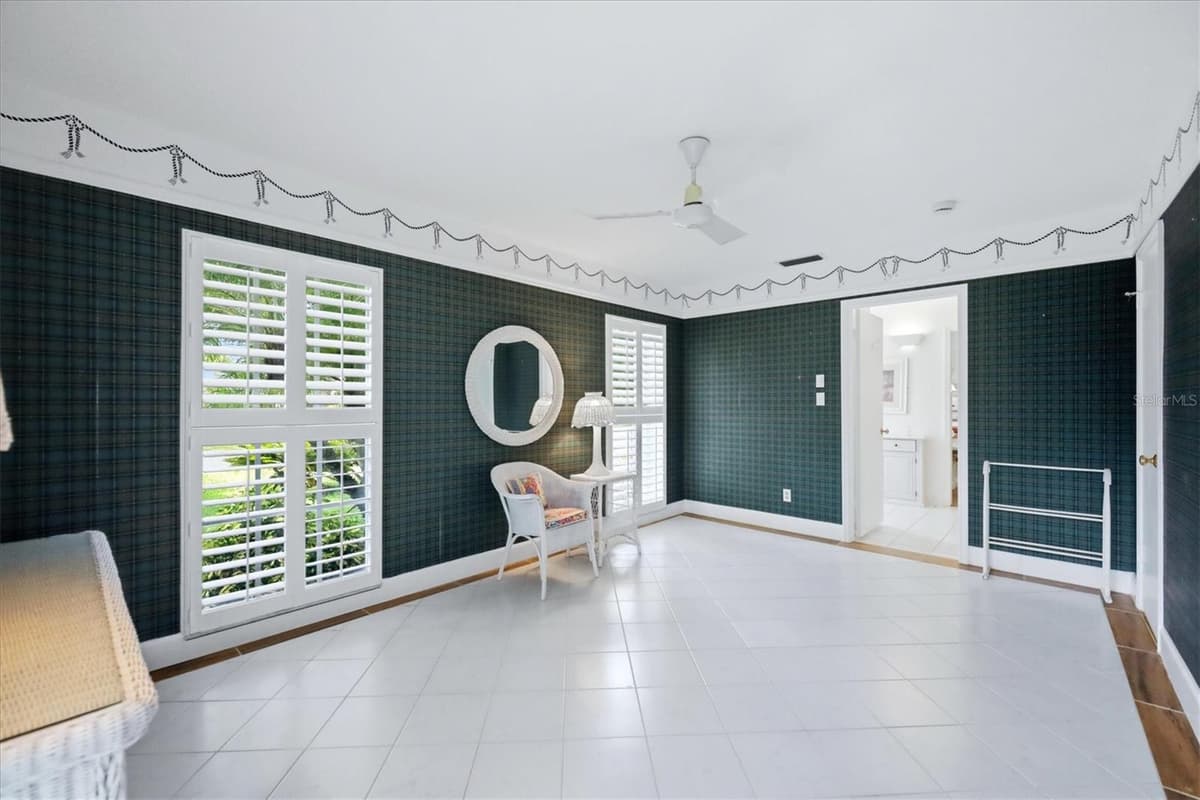 8 BERMUDA CIRCLE — photo 23 of 65