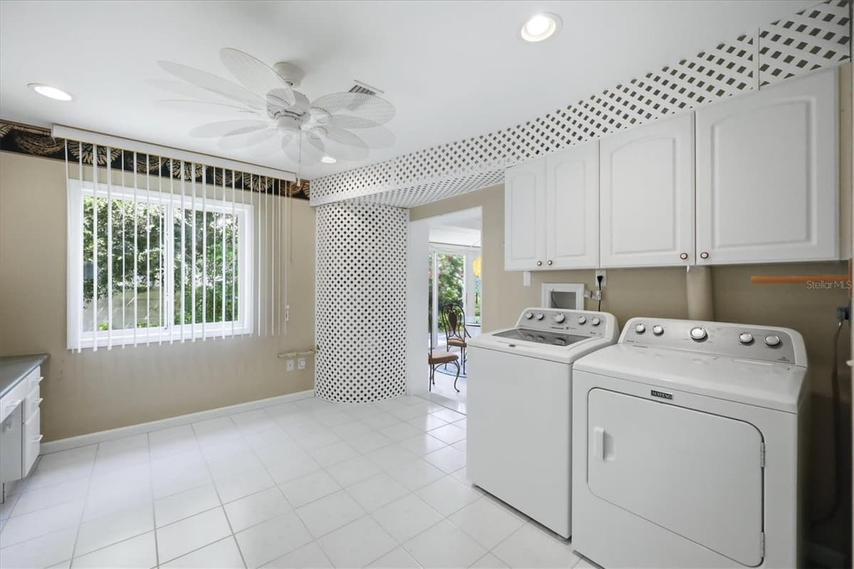 8 BERMUDA CIRCLE — photo 26 of 65