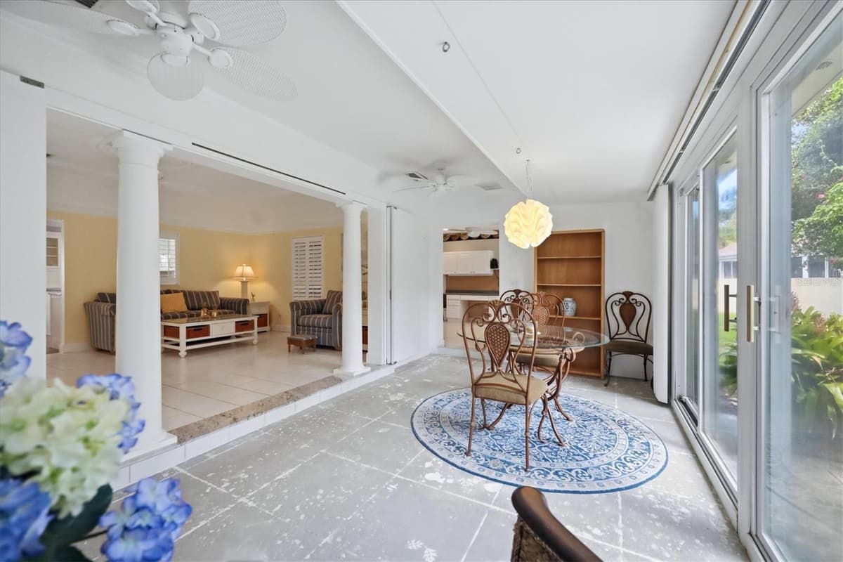8 BERMUDA CIRCLE — photo 15 of 65