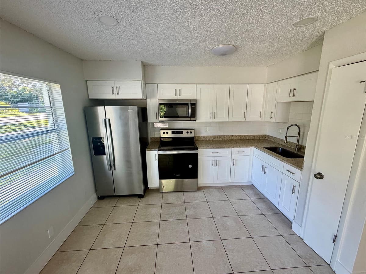 10123 11TH STREET — photo 3 of 23