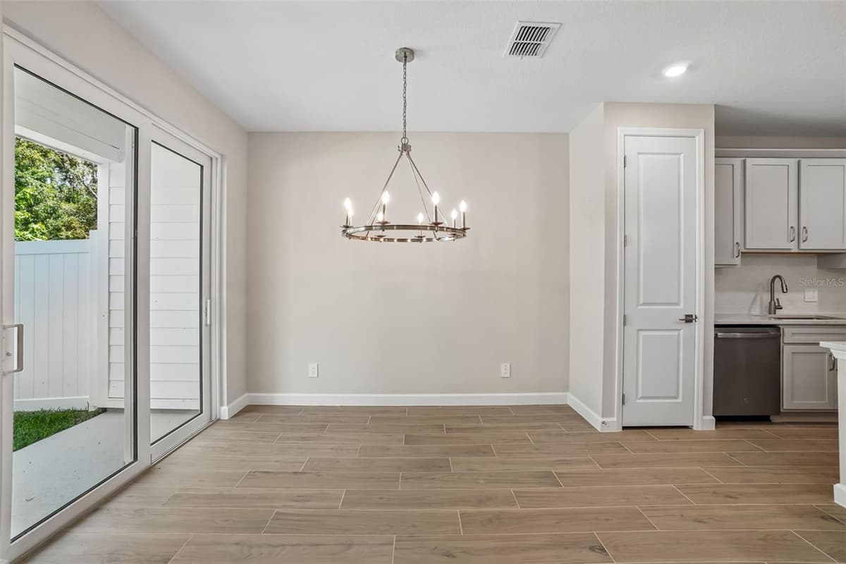 7328 DEER VALLEY CIRCLE — photo 13 of 28
