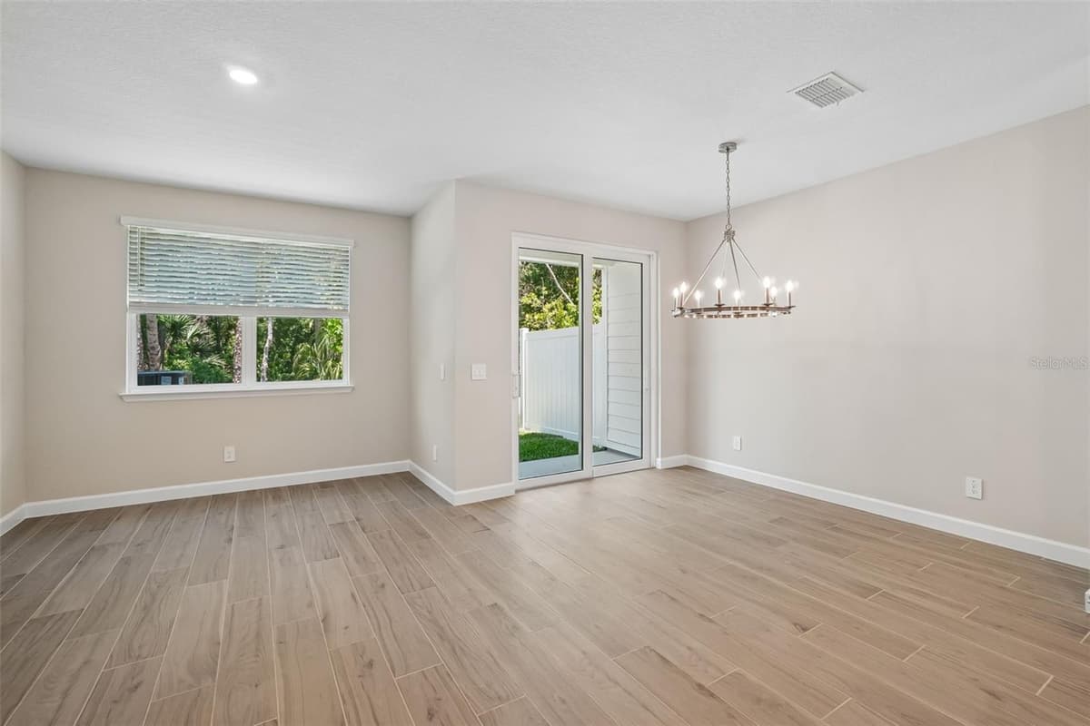7328 DEER VALLEY CIRCLE — photo 12 of 28