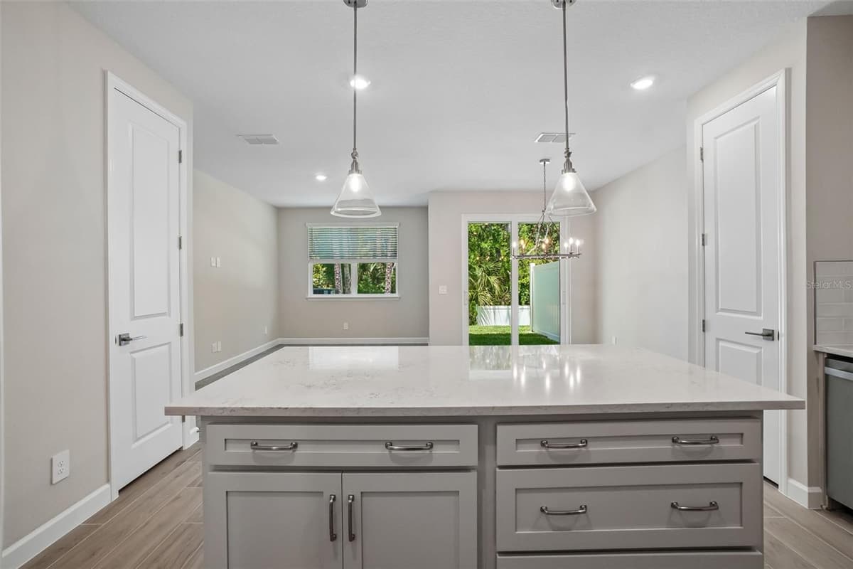 7328 DEER VALLEY CIRCLE — photo 8 of 28