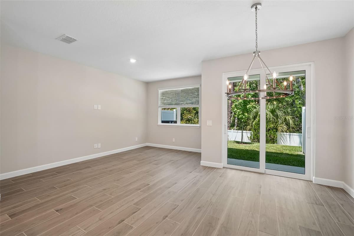 7328 DEER VALLEY CIRCLE — photo 5 of 28