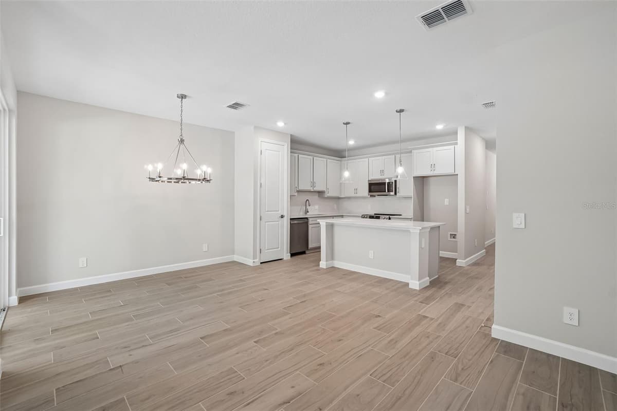 7328 DEER VALLEY CIRCLE — photo 14 of 28
