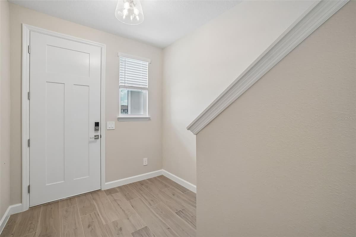 7328 DEER VALLEY CIRCLE — photo 4 of 28