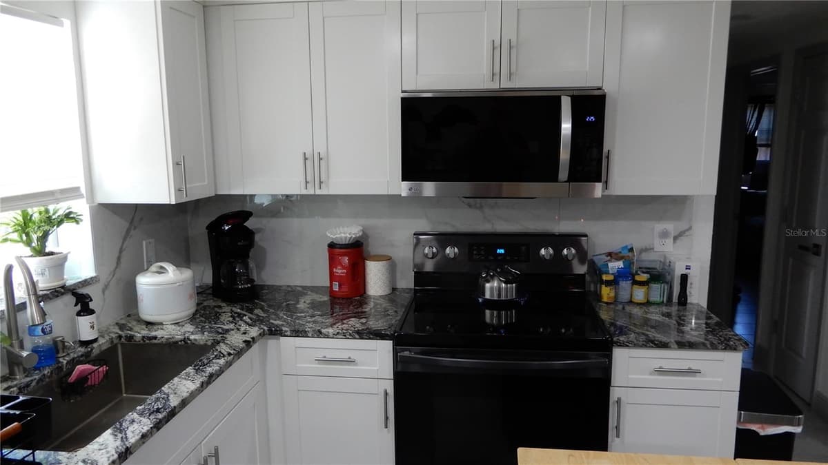 3504 CONNON DRIVE — photo 5 of 34