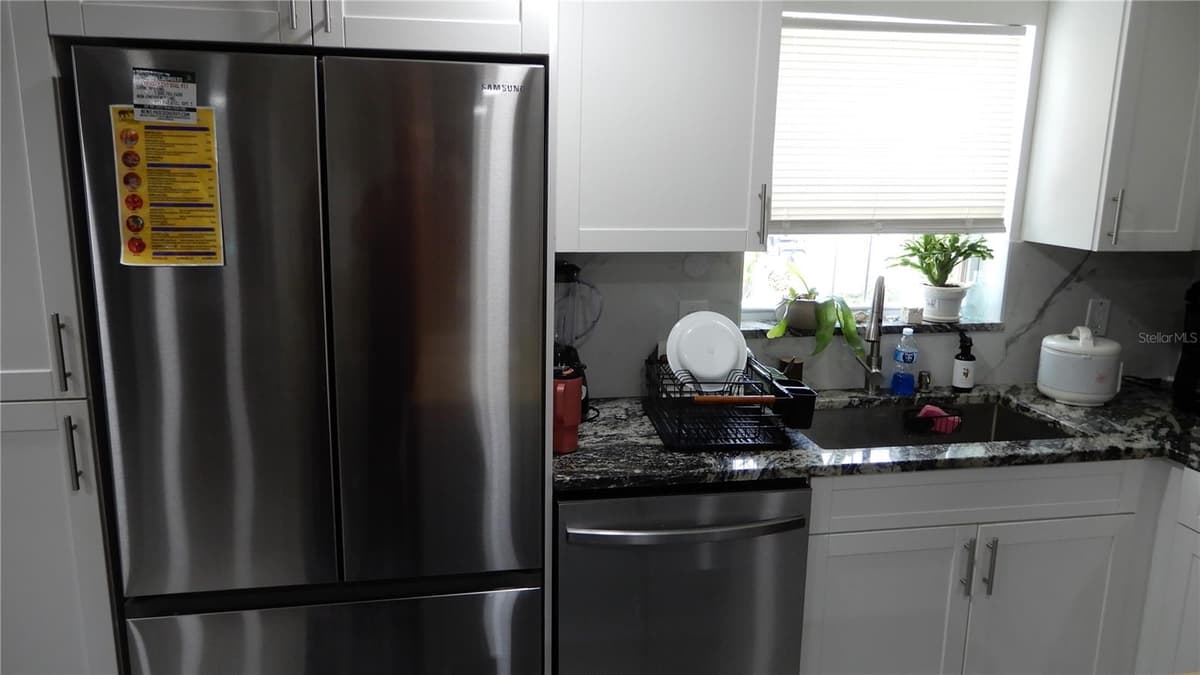 3504 CONNON DRIVE — photo 6 of 34