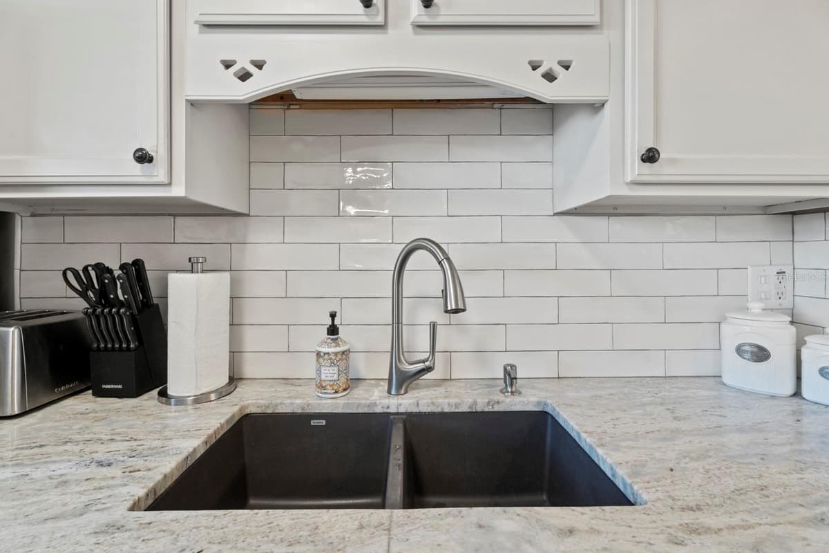 4153 ATLANTIC AVENUE — photo 12 of 42