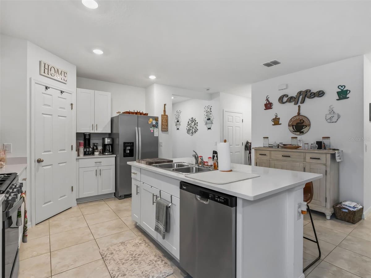 4732 JASMINE CIRCLE — photo 15 of 55