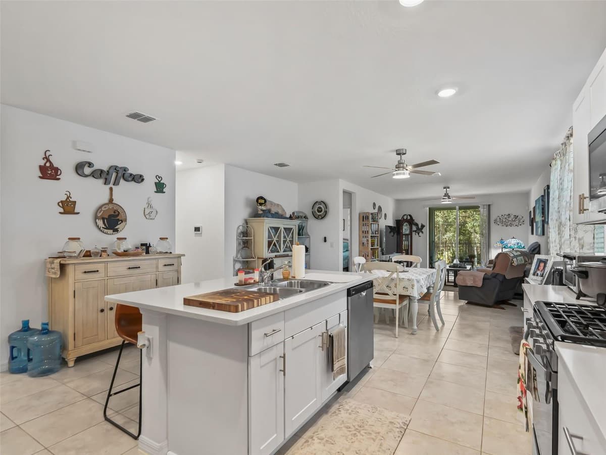 4732 JASMINE CIRCLE — photo 13 of 55