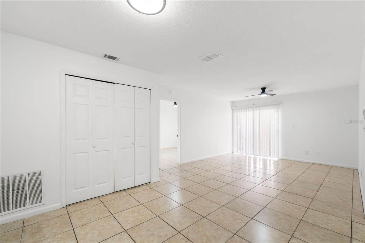 5219 VIA HACIENDA CIRCLE — photo 5 of 25