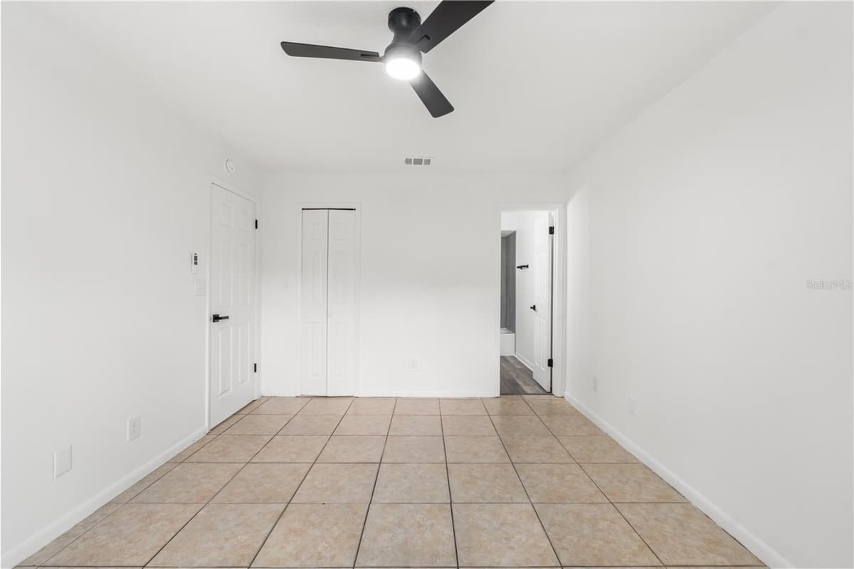 5219 VIA HACIENDA CIRCLE — photo 6 of 25