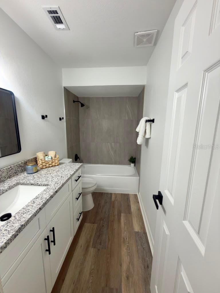 5219 VIA HACIENDA CIRCLE — photo 15 of 25