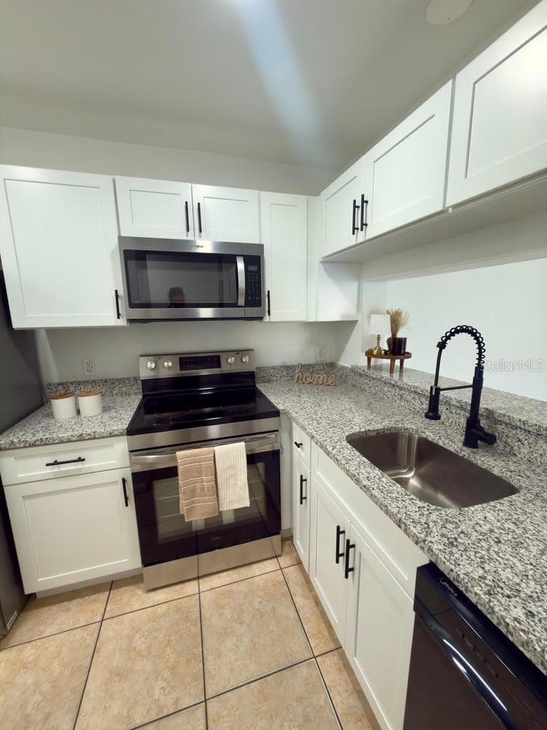 5219 VIA HACIENDA CIRCLE — photo 9 of 25