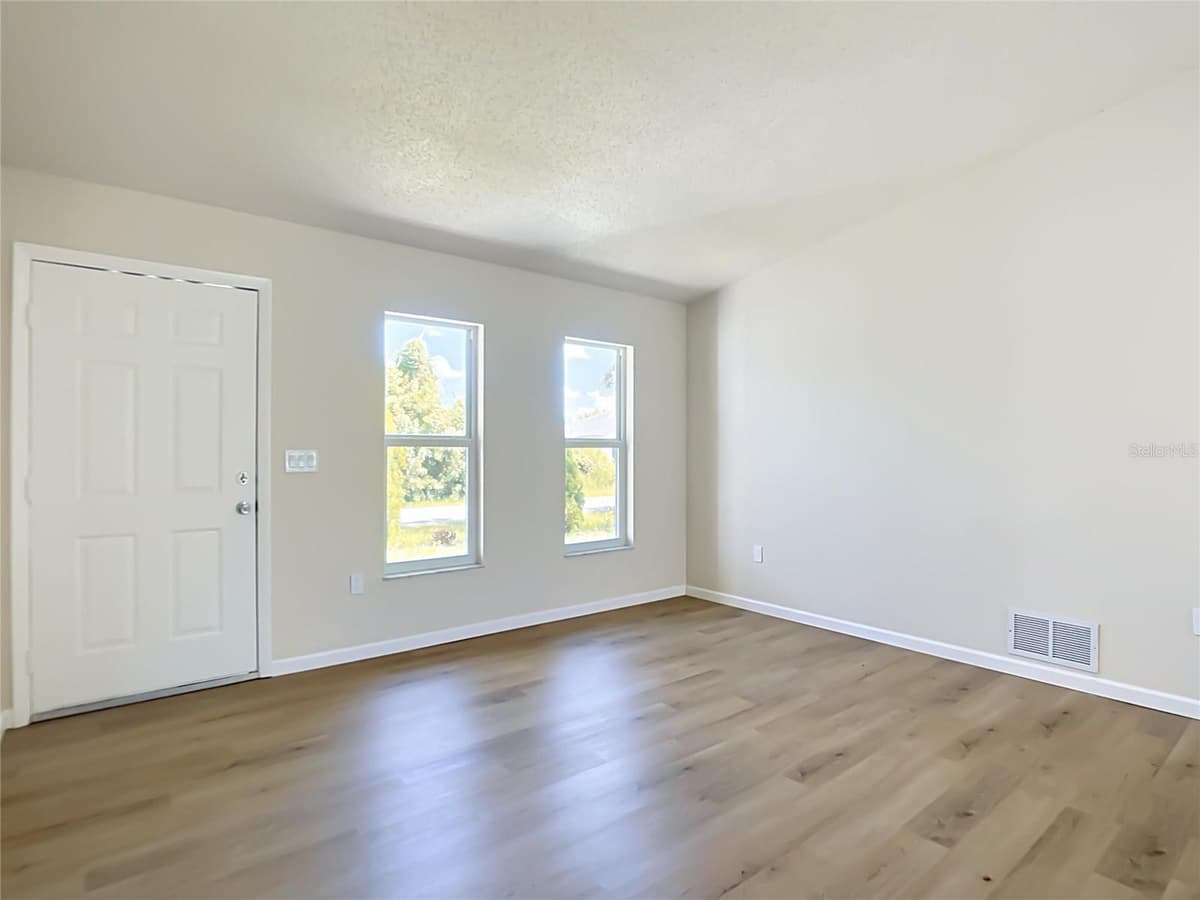 4441 MULGRAVE AVENUE — photo 8 of 41