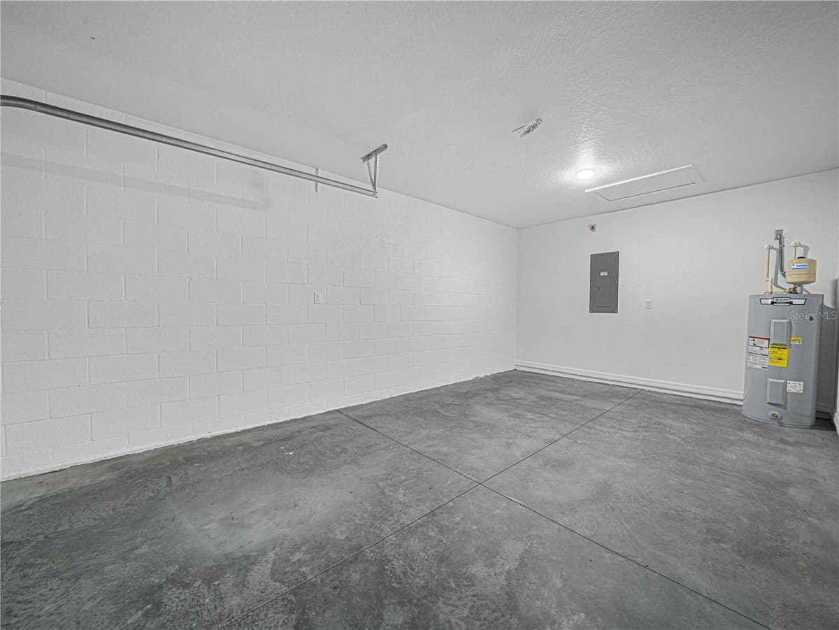 118 HIGHLAND AVENUE — photo 16 of 19