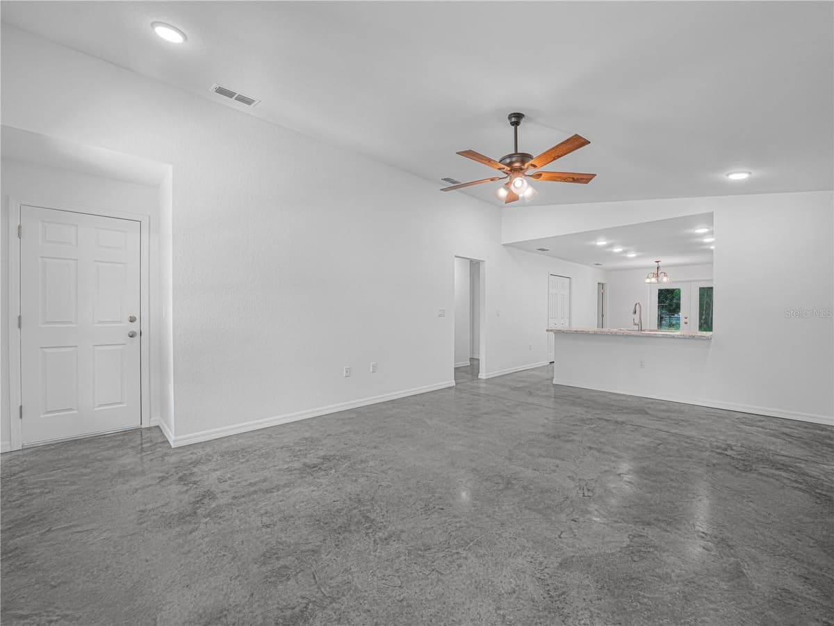118 HIGHLAND AVENUE — photo 2 of 19