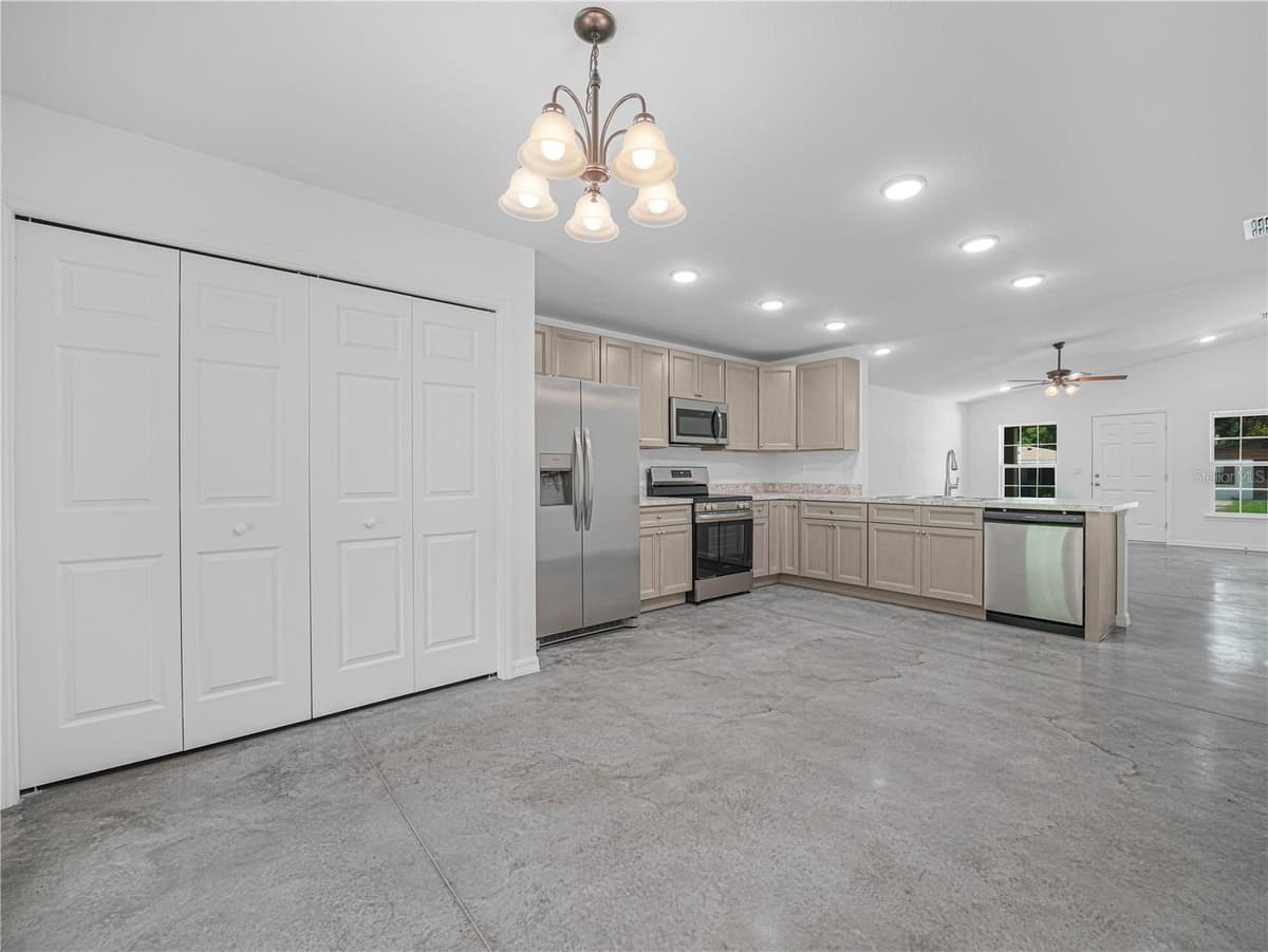 118 HIGHLAND AVENUE — photo 6 of 19
