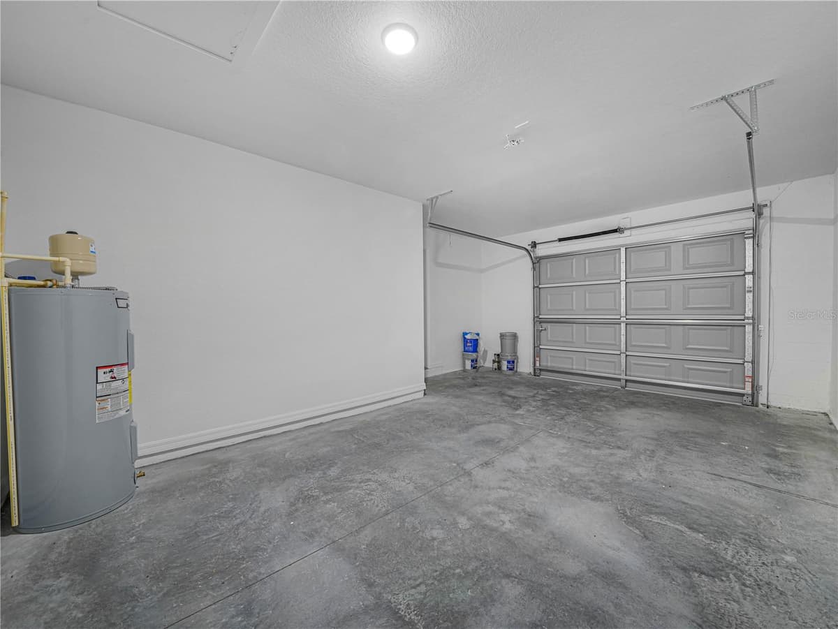 118 HIGHLAND AVENUE — photo 17 of 19