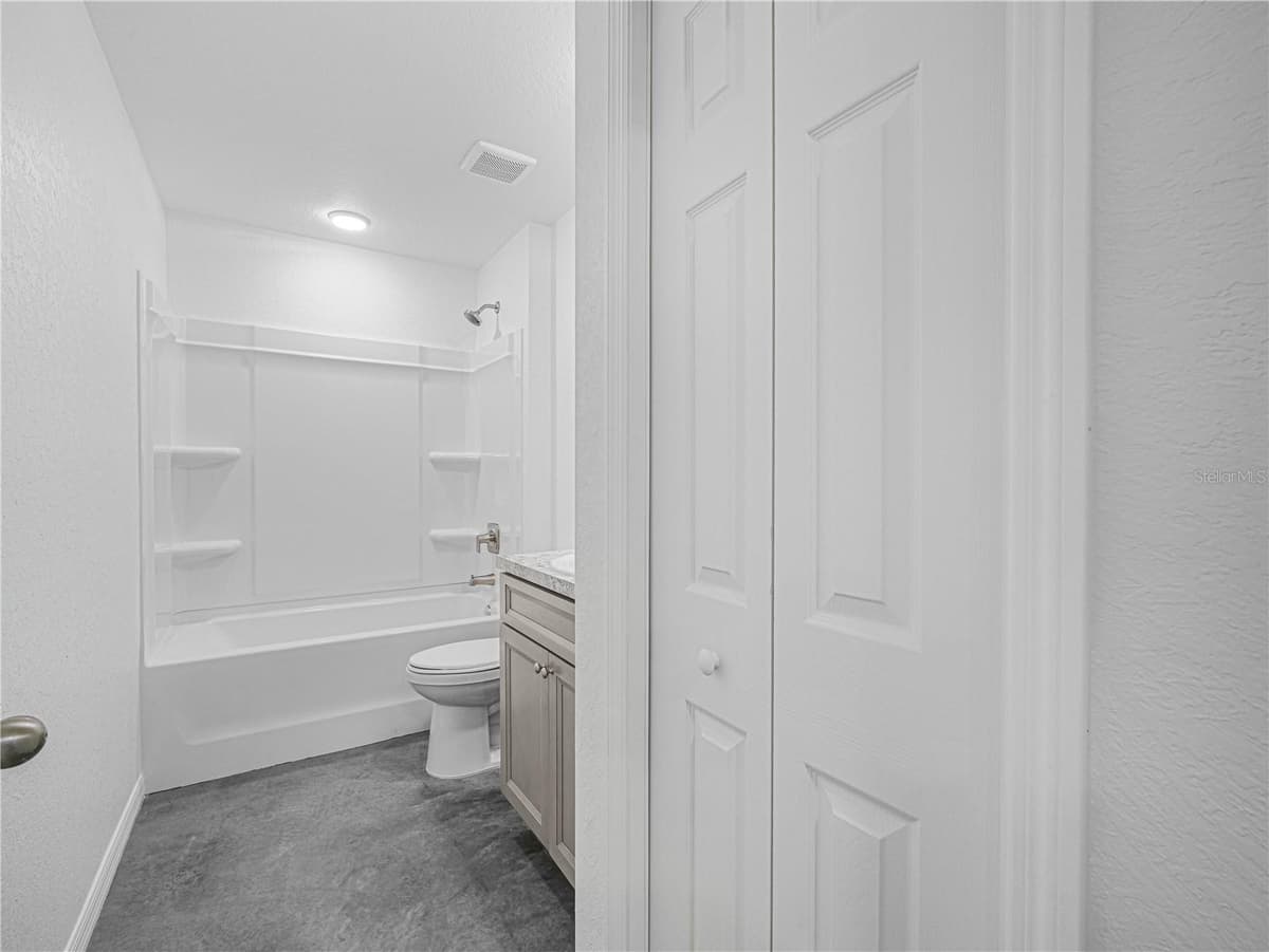 118 HIGHLAND AVENUE — photo 9 of 19