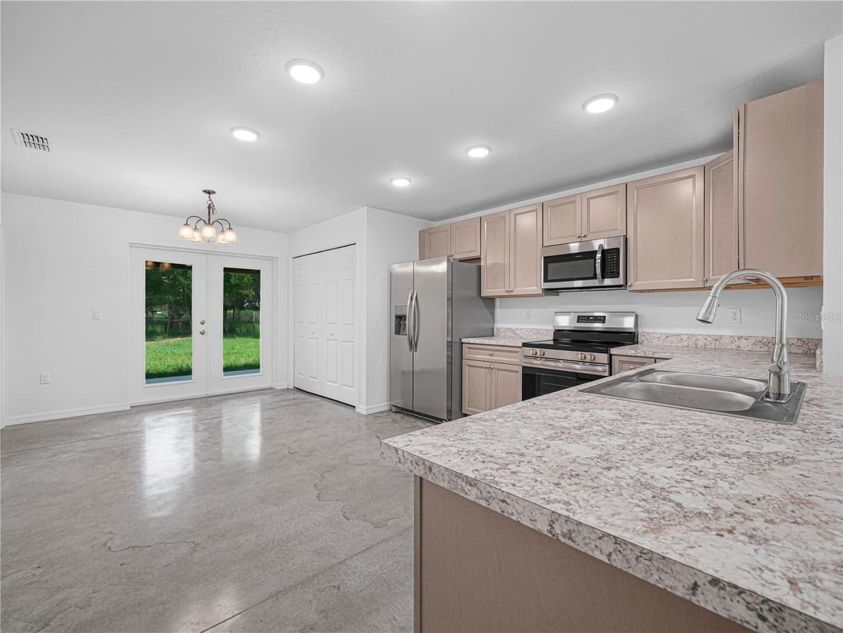 118 HIGHLAND AVENUE — photo 5 of 19