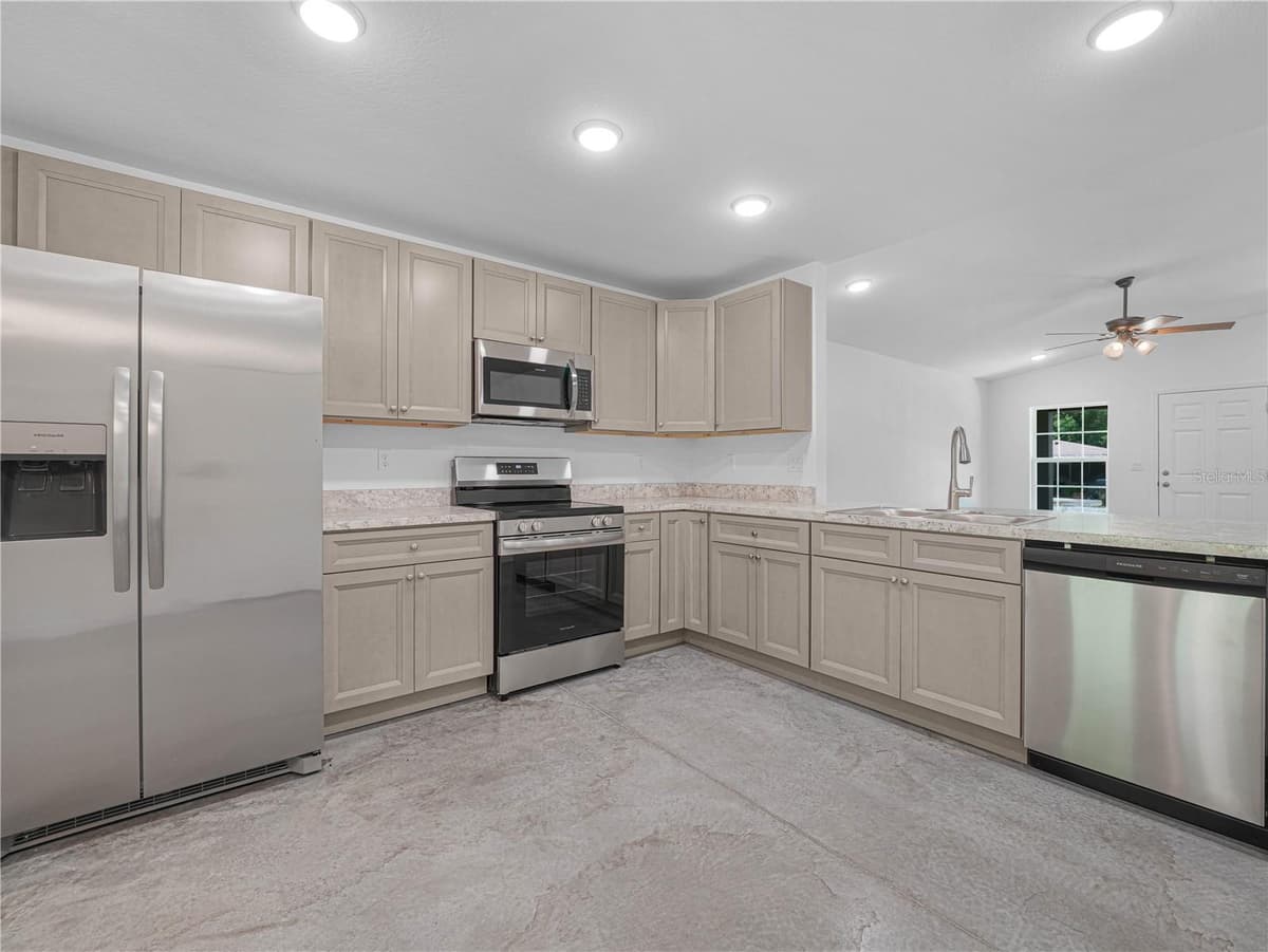 118 HIGHLAND AVENUE — photo 4 of 19