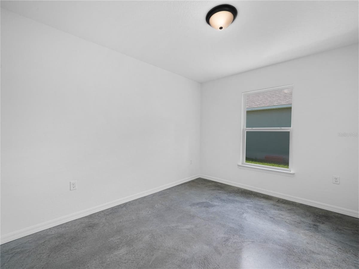 118 HIGHLAND AVENUE — photo 11 of 19