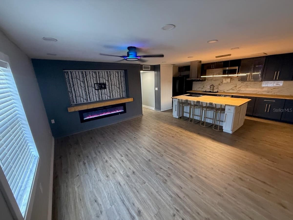 4315 AEGEAN DRIVE — photo 2 of 22