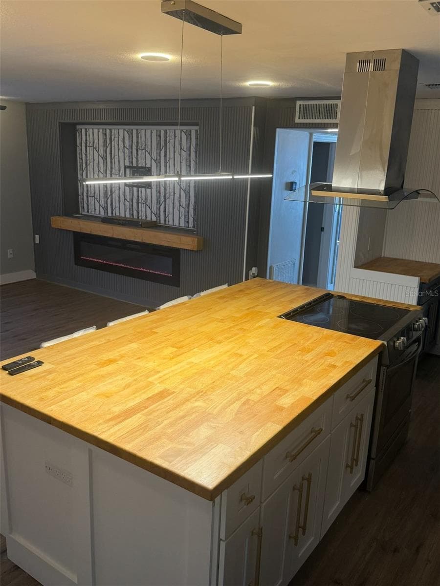 4315 AEGEAN DRIVE — photo 9 of 22