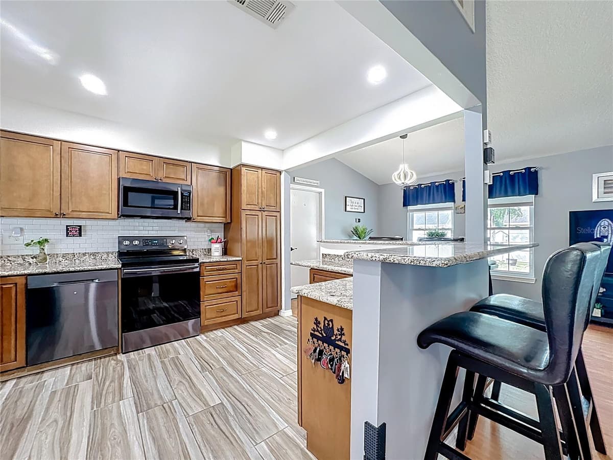 4702 HOPESPRING DRIVE — photo 10 of 25