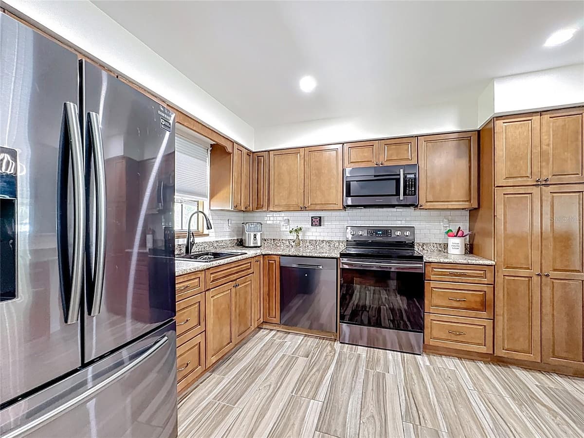 4702 HOPESPRING DRIVE — photo 13 of 25