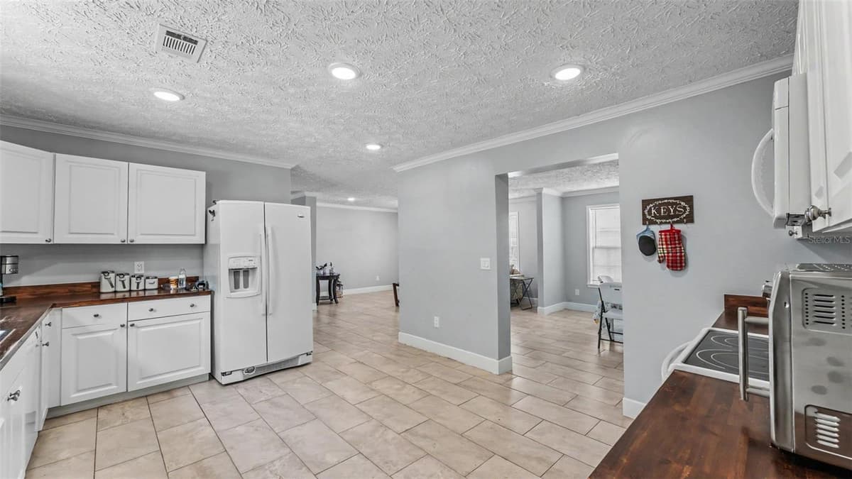 3734 PIONEER TRAILS DRIVE — photo 10 of 39