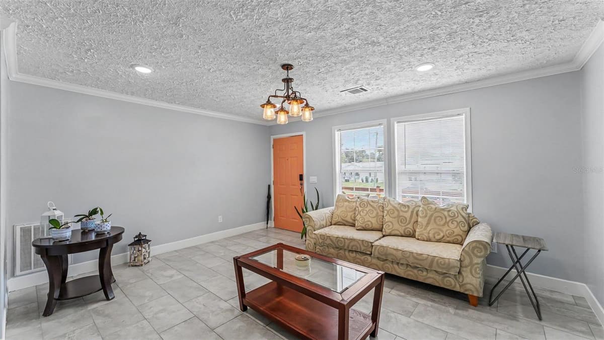 3734 PIONEER TRAILS DRIVE — photo 7 of 39