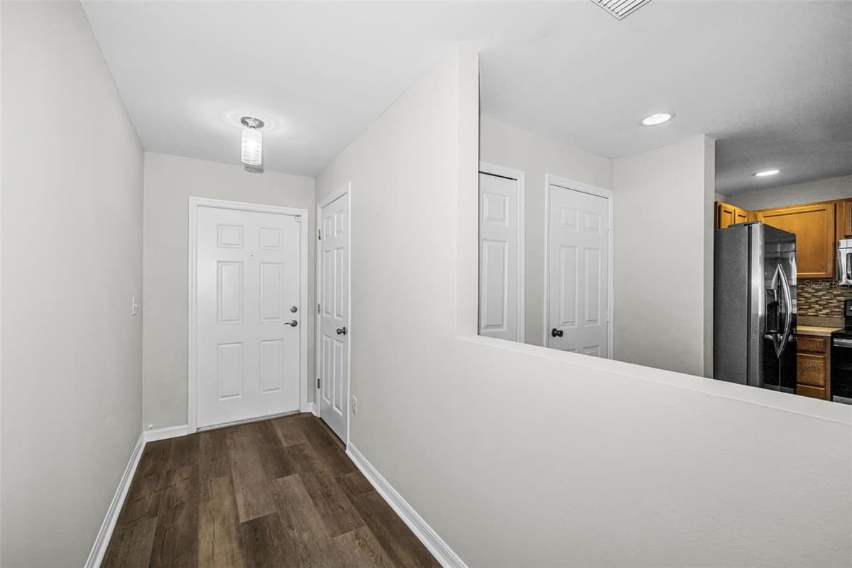 8013 SUTTON TERRACE LANE — photo 5 of 38