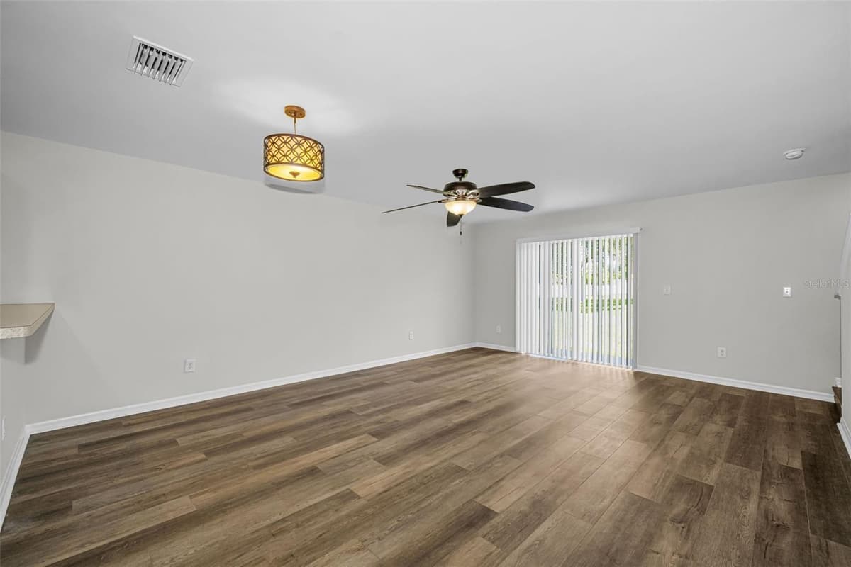 8013 SUTTON TERRACE LANE — photo 13 of 38