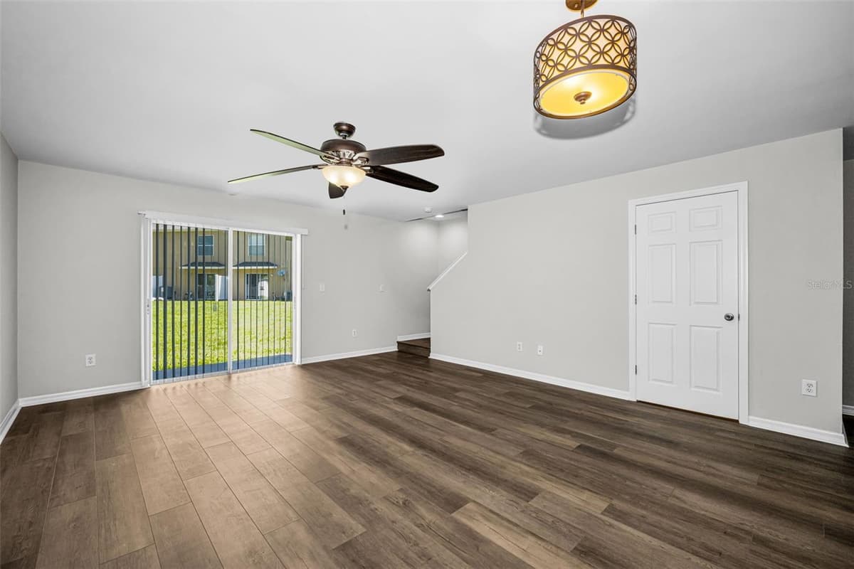 8013 SUTTON TERRACE LANE — photo 15 of 38