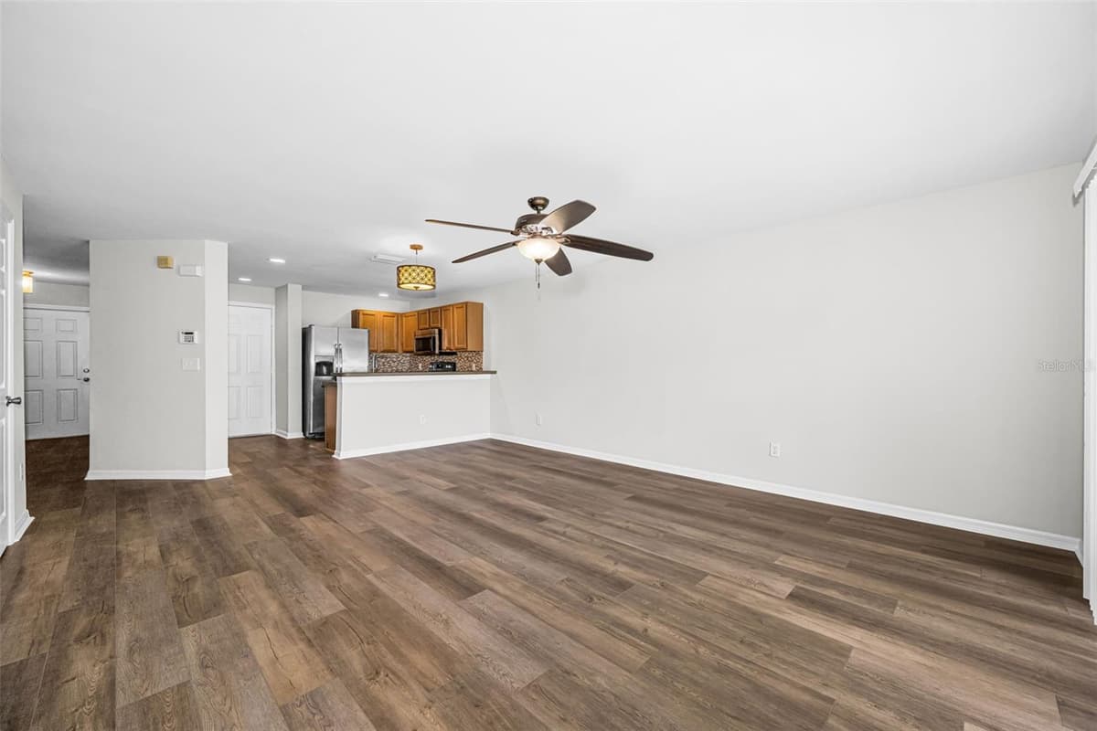 8013 SUTTON TERRACE LANE — photo 14 of 38