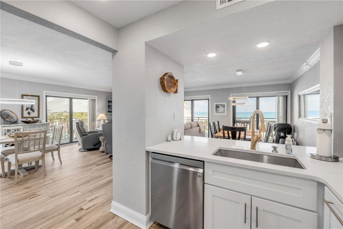 5207 ATLANTIC AVENUE — photo 30 of 91