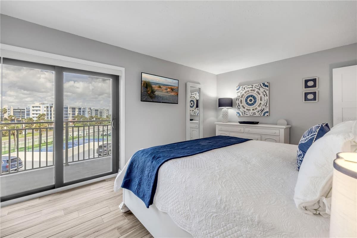 5207 ATLANTIC AVENUE — photo 32 of 91