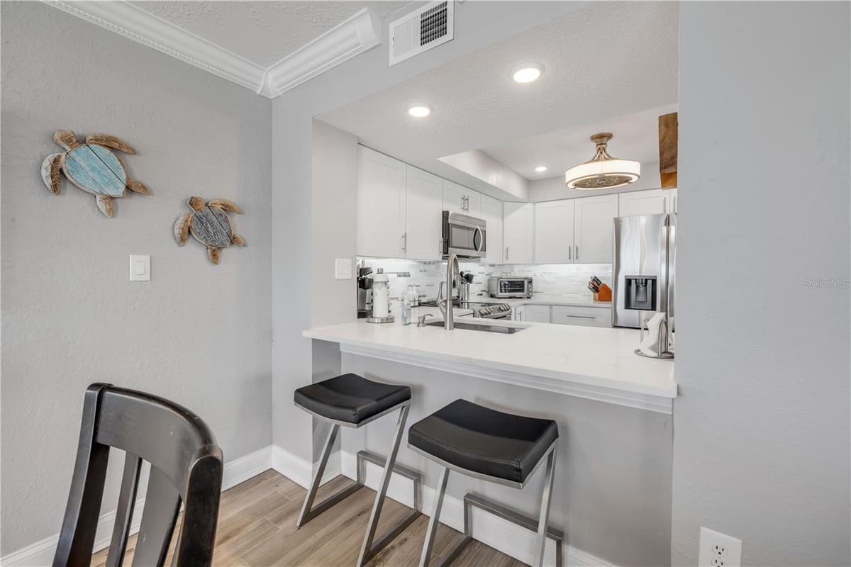 5207 ATLANTIC AVENUE — photo 25 of 91