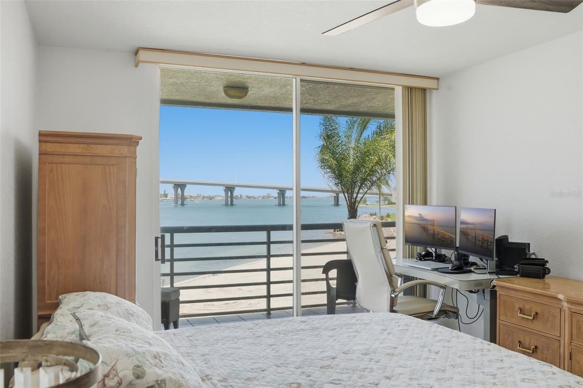 6081 BAHIA DEL MAR CIRCLE — photo 13 of 33
