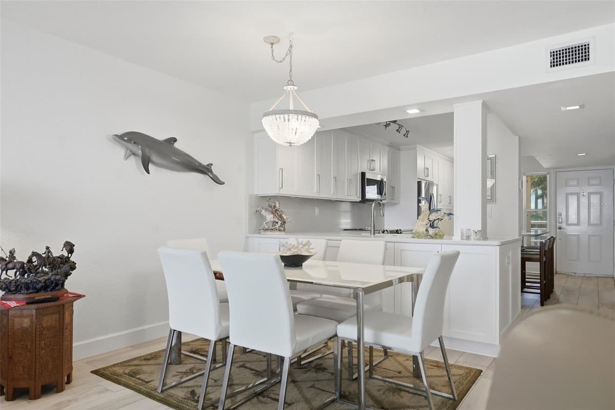 6081 BAHIA DEL MAR CIRCLE — photo 7 of 33