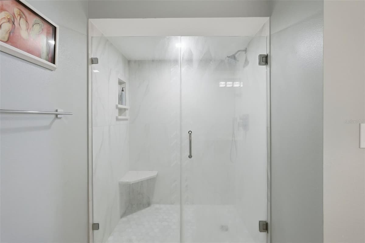 6081 BAHIA DEL MAR CIRCLE — photo 17 of 33