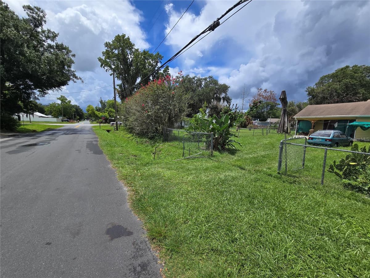 2714 SAMPLE STREET — photo 10 of 10