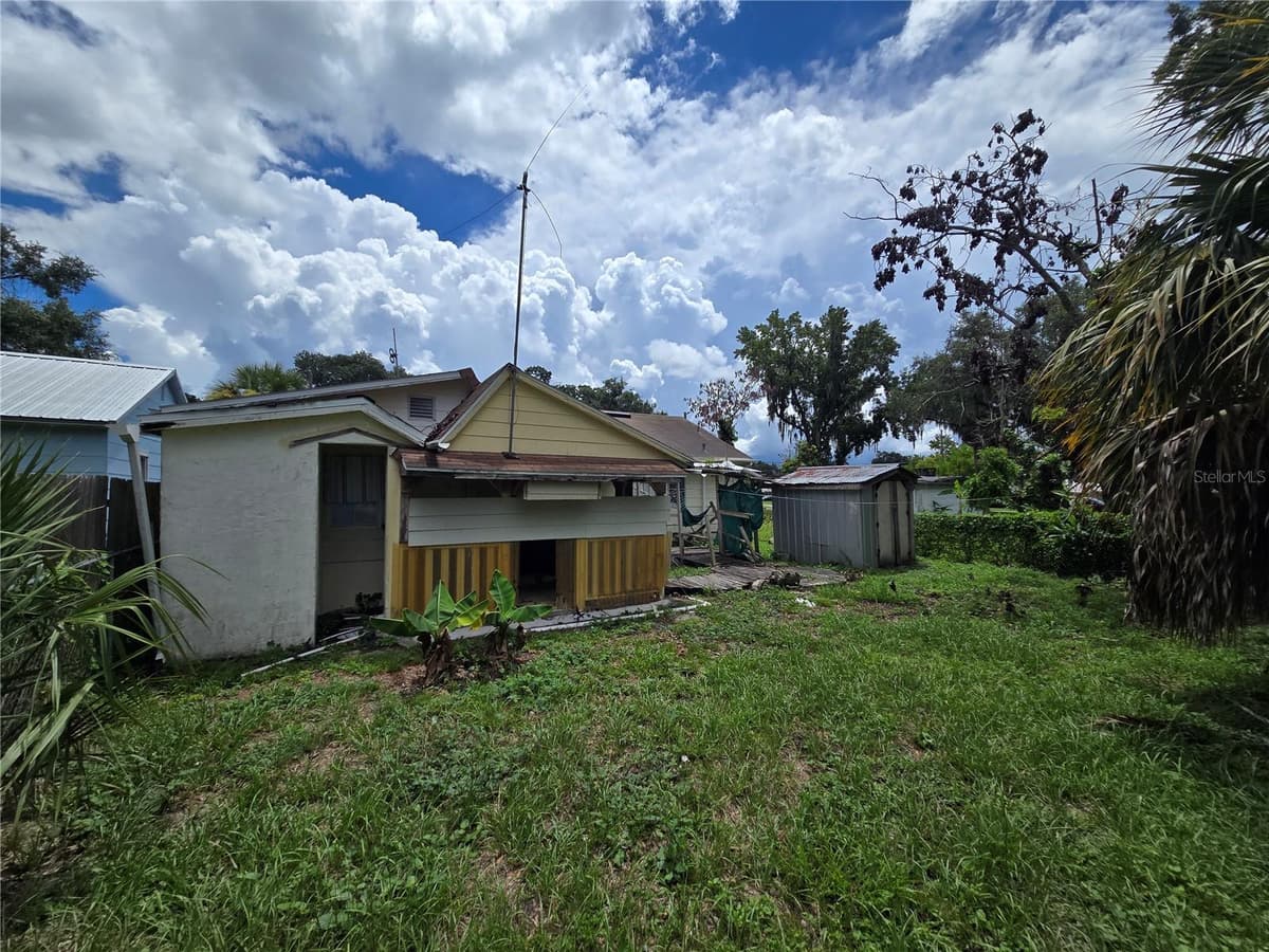 2714 SAMPLE STREET — photo 7 of 10