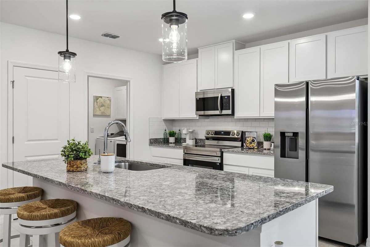 203 HYACINTH COURT — photo 4 of 30
