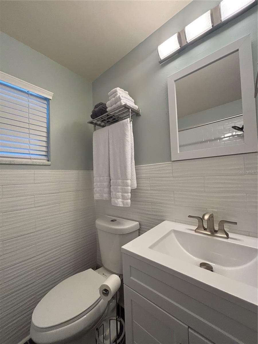 170 ROOSEVELT DRIVE — photo 14 of 18